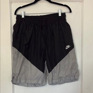 Nike Men's Athletic Shorts in Black and Gray